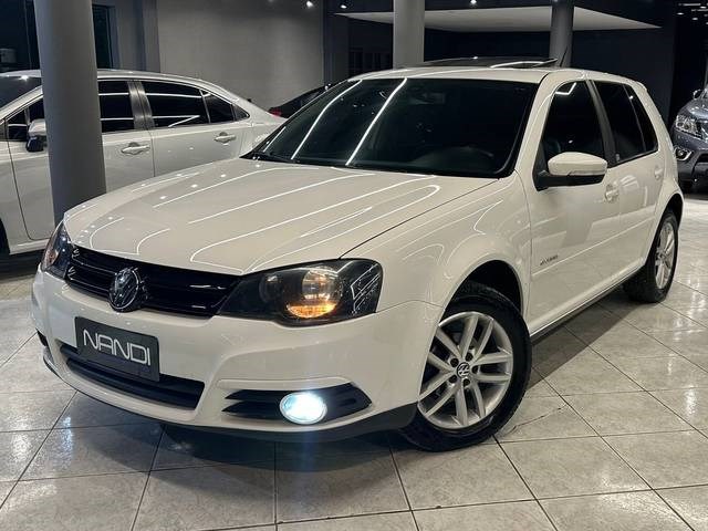 //www.autoline.com.br/carro/volkswagen/golf-16-sportline-8v-flex-4p-manual/2014/jaguaruna-sc/24051661