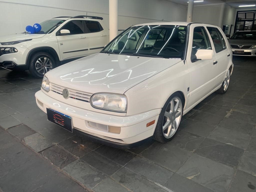 //www.autoline.com.br/carro/volkswagen/golf-20-glx-8v-gasolina-4p-manual/1997/uberaba-mg/24283777