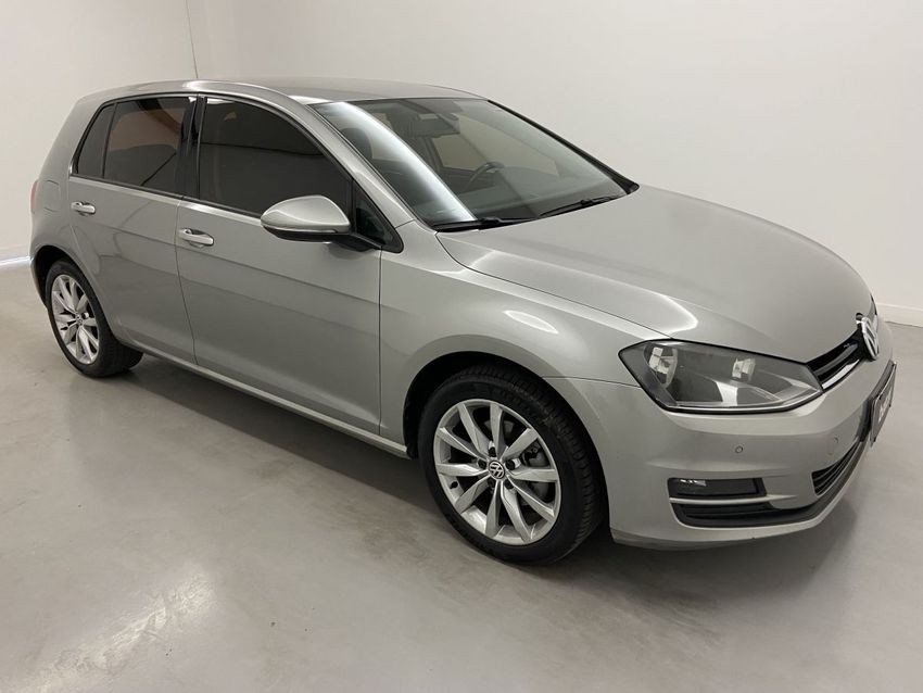 //www.autoline.com.br/carro/volkswagen/golf-14-tsi-bluemotion-comfortline-16v-gasolina-4p/2015/brasilia-df/24633609