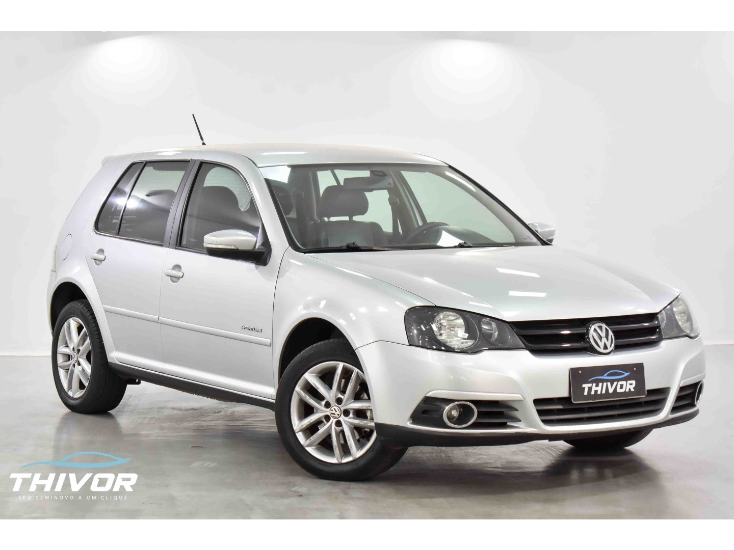 //www.autoline.com.br/carro/volkswagen/golf-20-sportline-8v-flex-4p-tiptronic/2014/belo-horizonte-mg/24872039