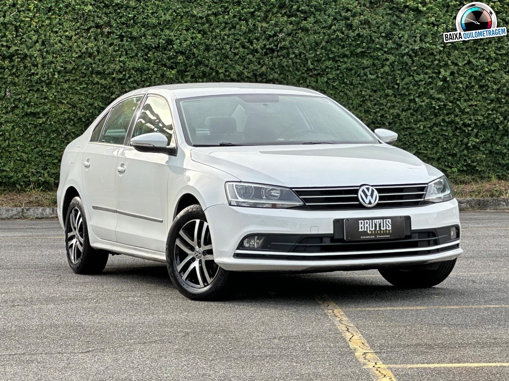 //www.autoline.com.br/carro/volkswagen/jetta-14-tsi-comfortline-16v-gasolina-4p-turbo-tipt/2016/rio-de-janeiro-rj/23743954
