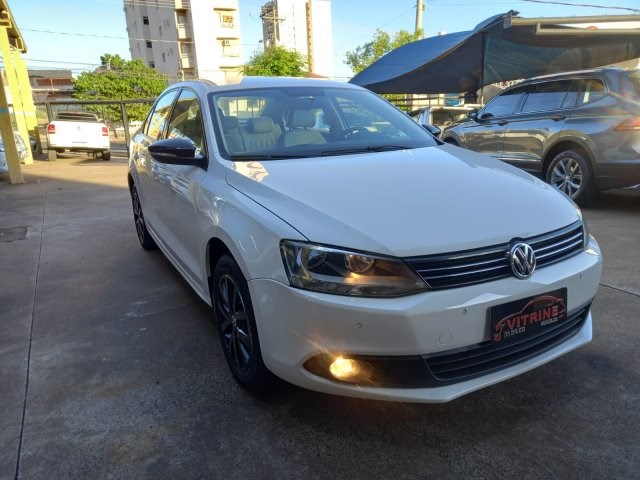 //www.autoline.com.br/carro/volkswagen/jetta-20-comfortline-8v-flex-4p-tiptronic/2012/sao-jose-do-rio-preto-sp/23805459
