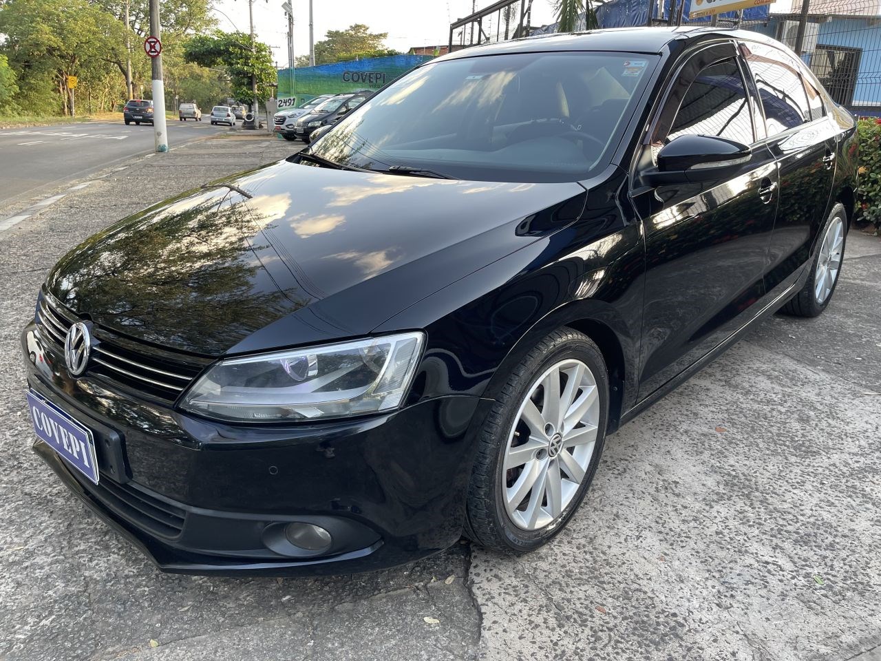 //www.autoline.com.br/carro/volkswagen/jetta-20-comfortline-8v-flex-4p-tiptronic/2012/piracicaba-sp/23941810
