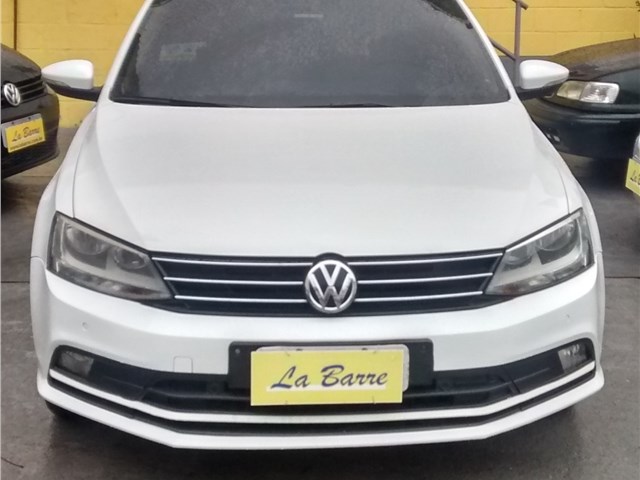 //www.autoline.com.br/carro/volkswagen/jetta-20-tsi-highline-16v-gasolina-4p-turbo-dsg/2015/rio-de-janeiro-rj/23952010