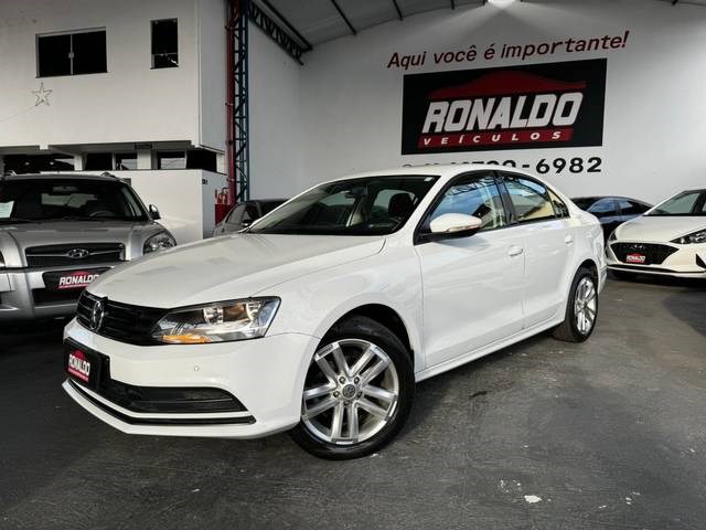//www.autoline.com.br/carro/volkswagen/jetta-20-trendline-8v-flex-4p-tiptronic/2016/amparo-sp/24161361