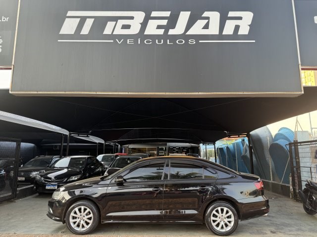 //www.autoline.com.br/carro/volkswagen/jetta-14-tsi-trendline-16v-gasolina-4p-turbo-tiptro/2016/indaiatuba-sp/24168356