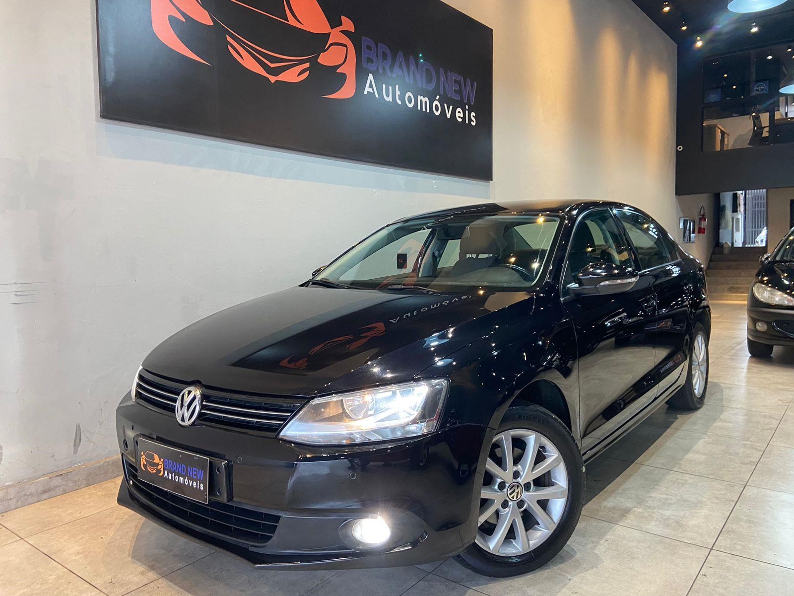 //www.autoline.com.br/carro/volkswagen/jetta-20-comfortline-8v-flex-4p-tiptronic/2012/sao-paulo-sp/24223589