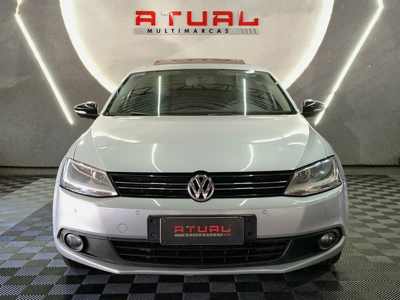 //www.autoline.com.br/carro/volkswagen/jetta-20-comfortline-8v-flex-4p-tiptronic/2012/sao-jose-do-rio-preto-sp/24343061