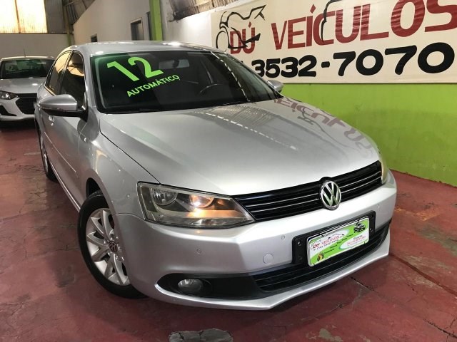 //www.autoline.com.br/carro/volkswagen/jetta-20-comfortline-8v-flex-4p-tiptronic/2012/lins-sp/24374245