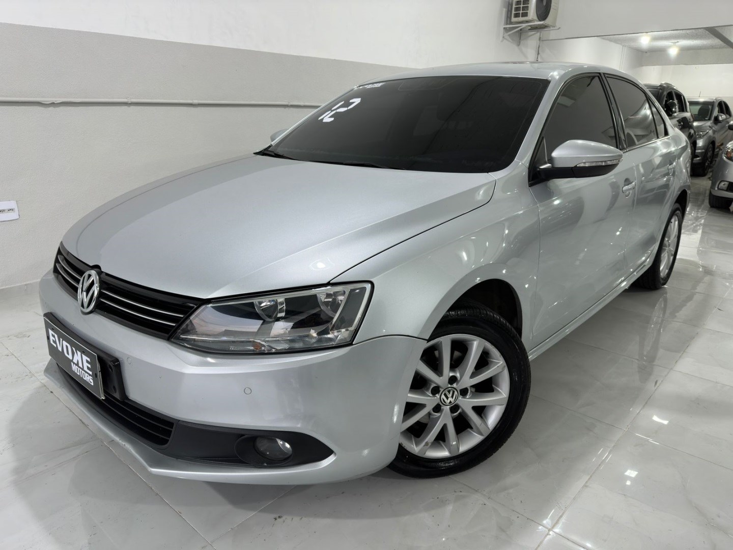 //www.autoline.com.br/carro/volkswagen/jetta-20-comfortline-8v-flex-4p-tiptronic/2012/rio-de-janeiro-rj/24615391
