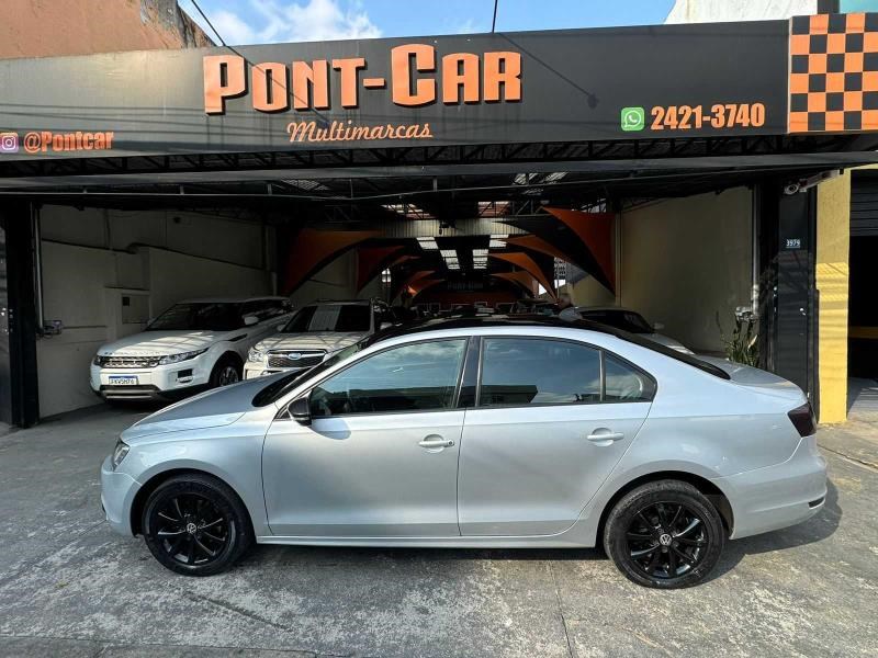 //www.autoline.com.br/carro/volkswagen/jetta-20-comfortline-8v-flex-4p-manual/2012/guarulhos-sp/24693040
