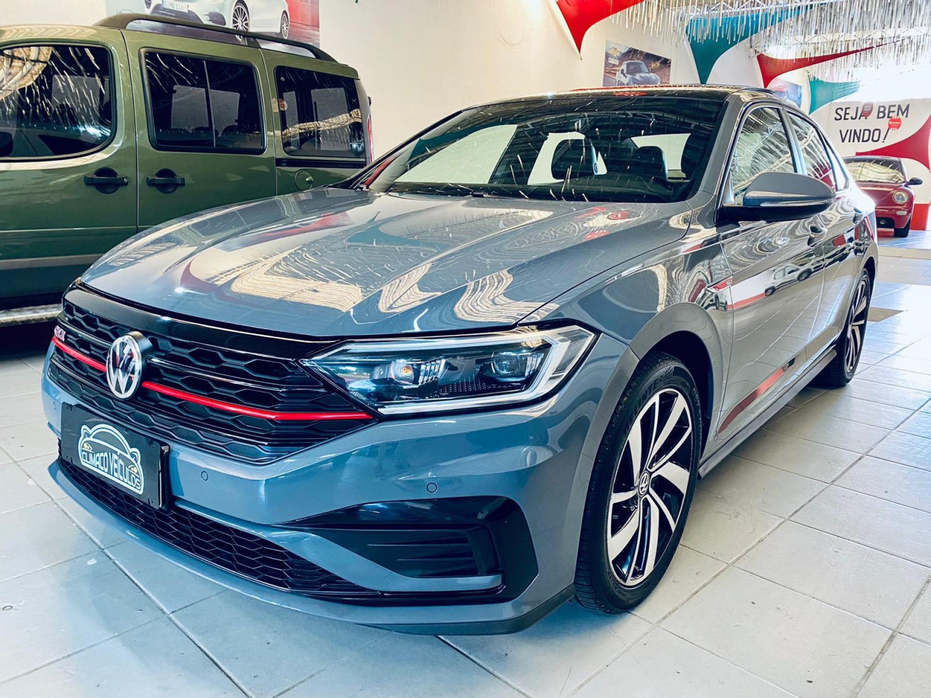 //www.autoline.com.br/carro/volkswagen/jetta-20-350-tsi-gli-16v-gasolina-4p-turbo-dsg/2020/sao-paulo-sp/24781004