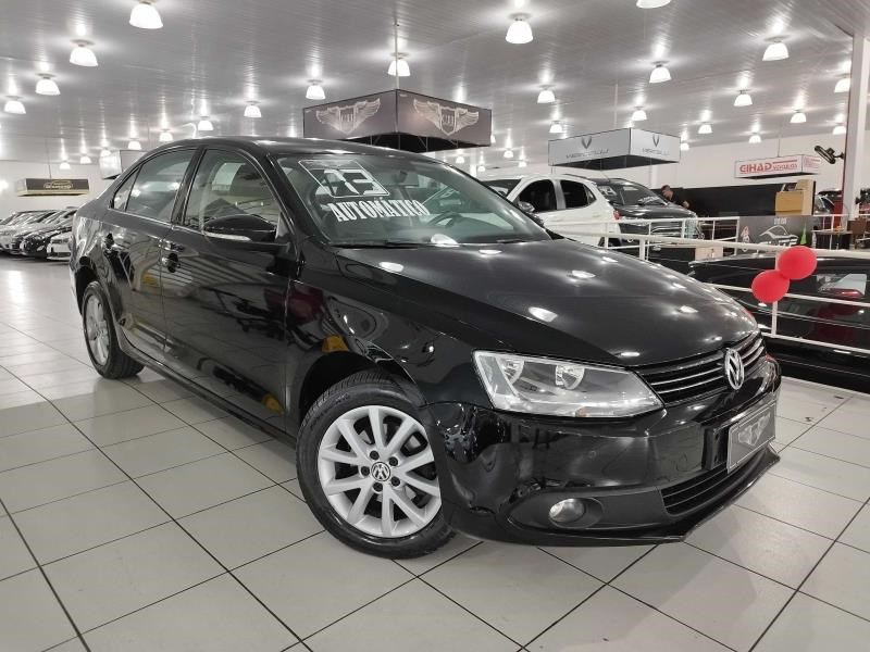 //www.autoline.com.br/carro/volkswagen/jetta-20-comfortline-8v-flex-4p-tiptronic/2013/sao-paulo-sp/24791003