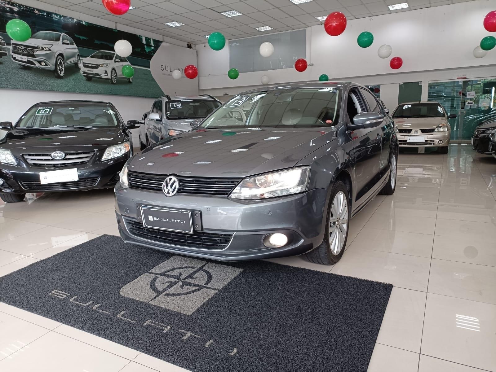 //www.autoline.com.br/carro/volkswagen/jetta-20-tsi-highline-16v-gasolina-4p-turbo-dsg/2013/sao-paulo-sp/24865487