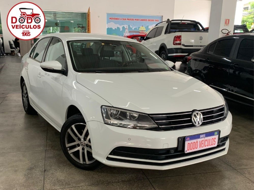 //www.autoline.com.br/carro/volkswagen/jetta-20-comfortline-15-8v-flex-4p-tiptronic/2015/manaus-am/24869840