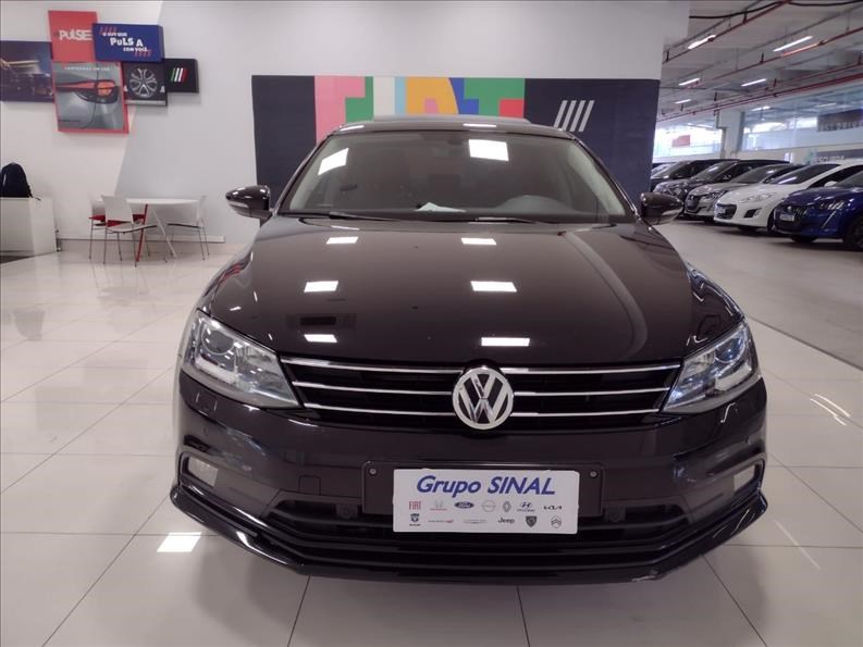 //www.autoline.com.br/carro/volkswagen/jetta-20-tsi-highline-16v-gasolina-4p-turbo-dsg/2017/sao-paulo-sp/24892893