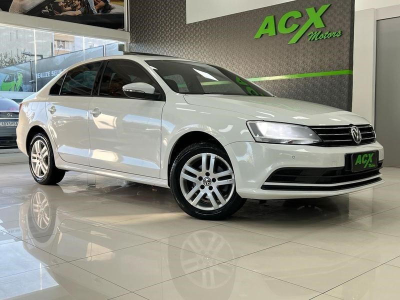 //www.autoline.com.br/carro/volkswagen/jetta-20-comfortline-15-8v-flex-4p-tiptronic/2015/curitiba-pr/24900869
