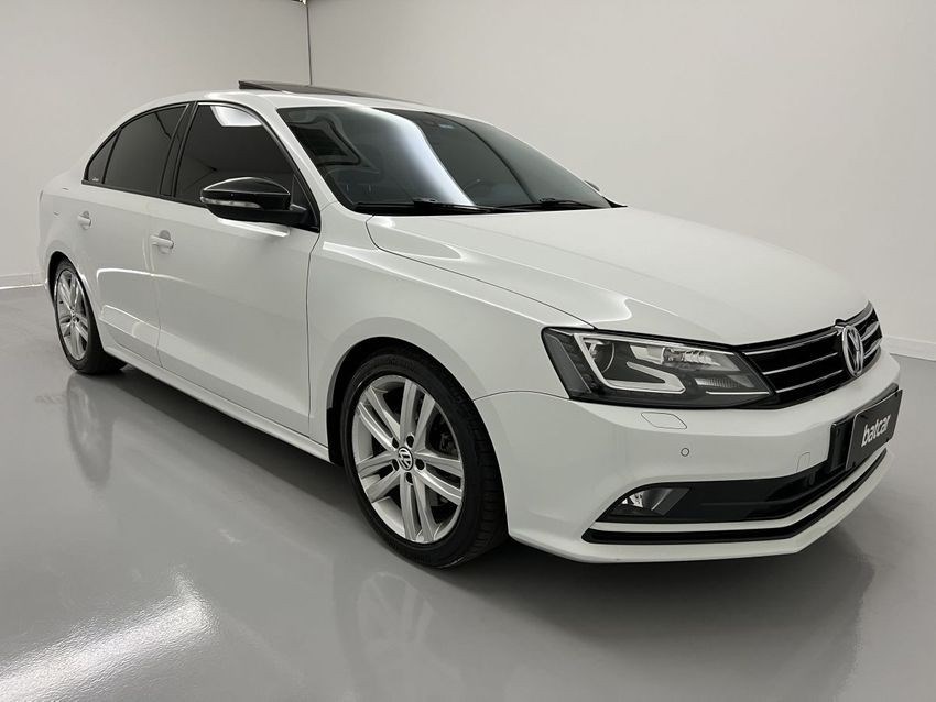 //www.autoline.com.br/carro/volkswagen/jetta-20-tsi-highline-16v-gasolina-4p-turbo-dsg/2016/brasilia-df/24903156