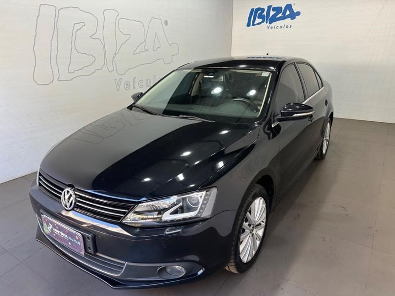 //www.autoline.com.br/carro/volkswagen/jetta-20-comfortline-8v-flex-4p-tiptronic/2014/uberaba-mg/24913181