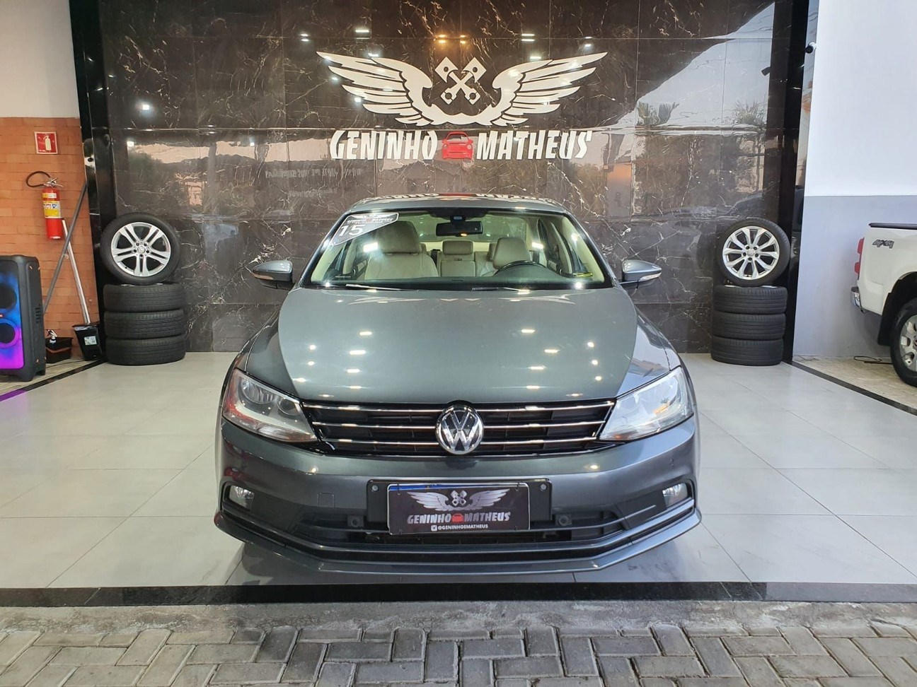 //www.autoline.com.br/carro/volkswagen/jetta-20-tsi-highline-16v-gasolina-4p-turbo-dsg/2015/campos-dos-goytacazes-rj/24929060