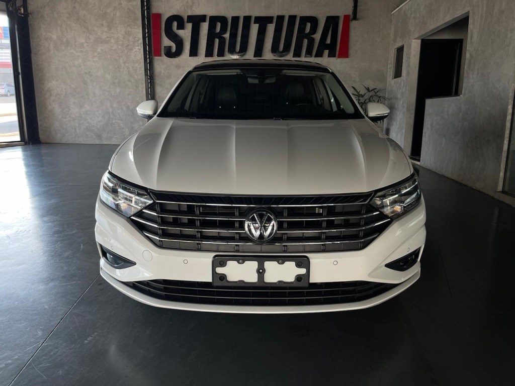 //www.autoline.com.br/carro/volkswagen/jetta-14-tsi-comfortline-16v-gasolina-4p-turbo-tipt/2018/americana-sp/24941627