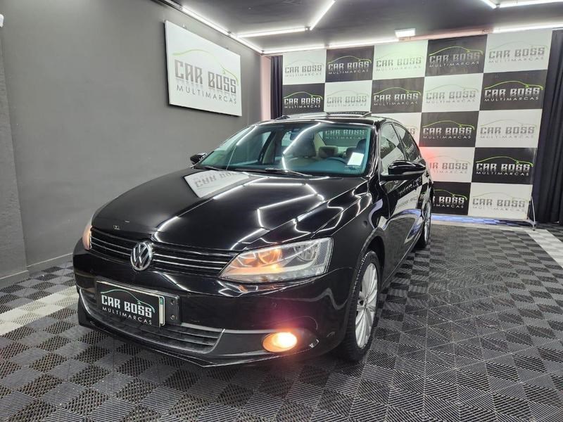 //www.autoline.com.br/carro/volkswagen/jetta-20-comfortline-8v-flex-4p-manual/2012/brasilia-df/24957590