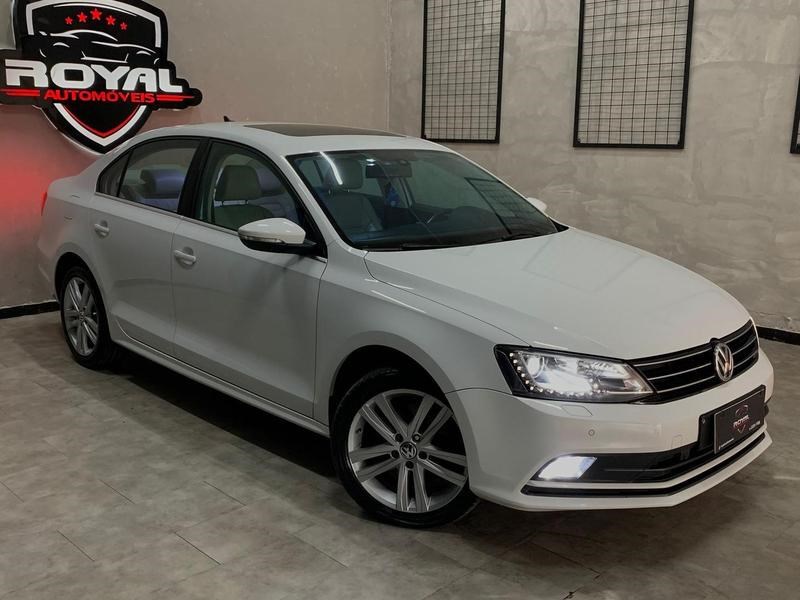 //www.autoline.com.br/carro/volkswagen/jetta-20-tsi-highline-16v-gasolina-4p-turbo-dsg/2016/brasilia-df/24972891