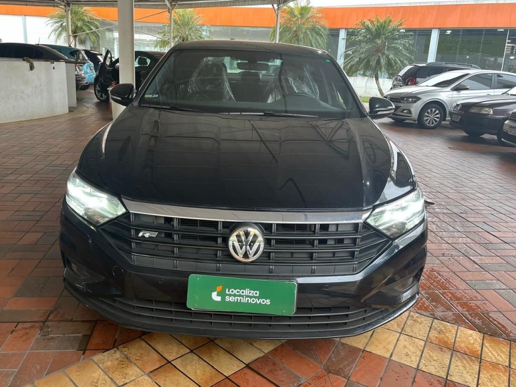 //www.autoline.com.br/carro/volkswagen/jetta-14-250-tsi-r-line-16v-flex-4p-turbo-tiptronic/2020/sao-paulo-sp/25019287