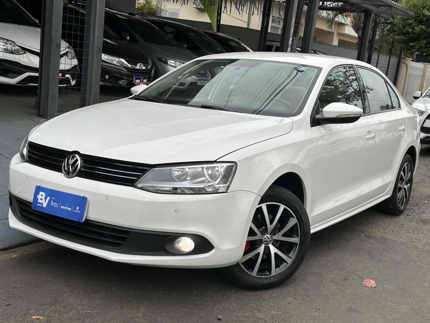 //www.autoline.com.br/carro/volkswagen/jetta-20-comfortline-8v-flex-4p-tiptronic/2012/americana-sp/25022261