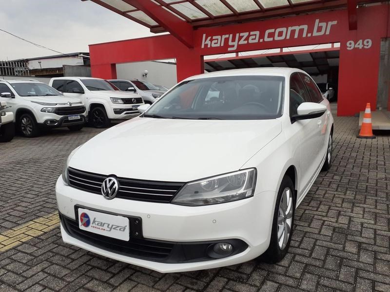 //www.autoline.com.br/carro/volkswagen/jetta-20-comfortline-8v-flex-4p-tiptronic/2012/curitiba-pr/25030103