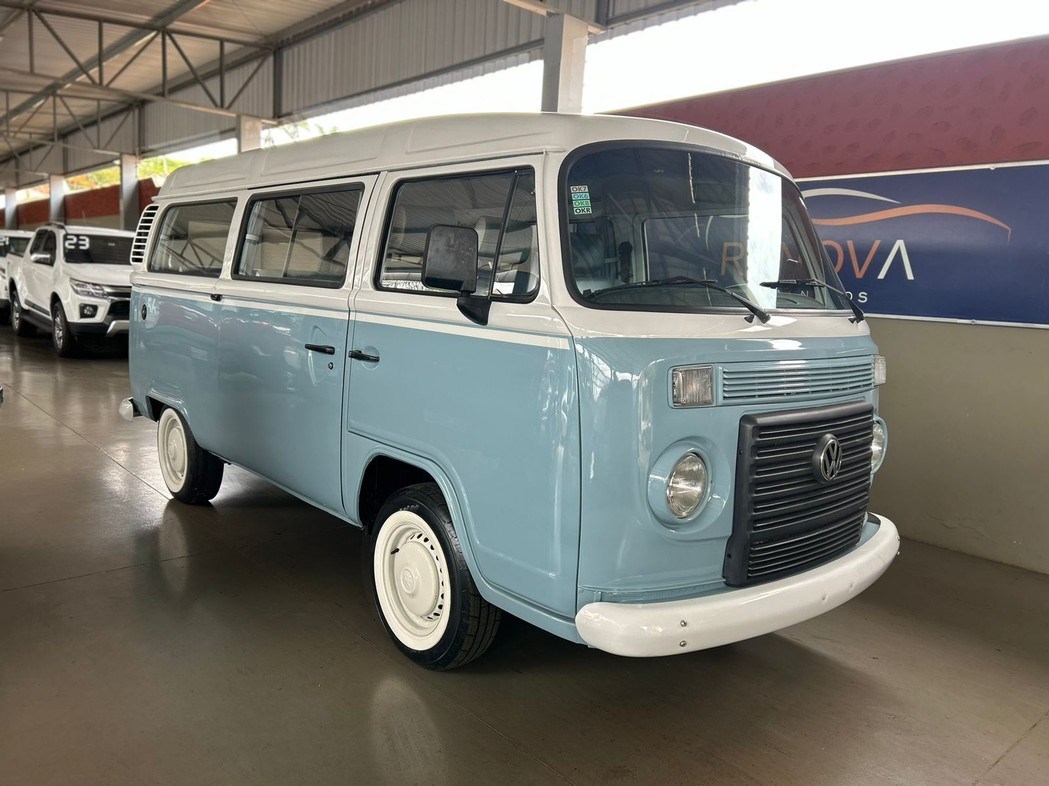 //www.autoline.com.br/carro/volkswagen/kombi-14-last-edition-8v-flex-4p-manual/2014/cravinhos-sp/22045434