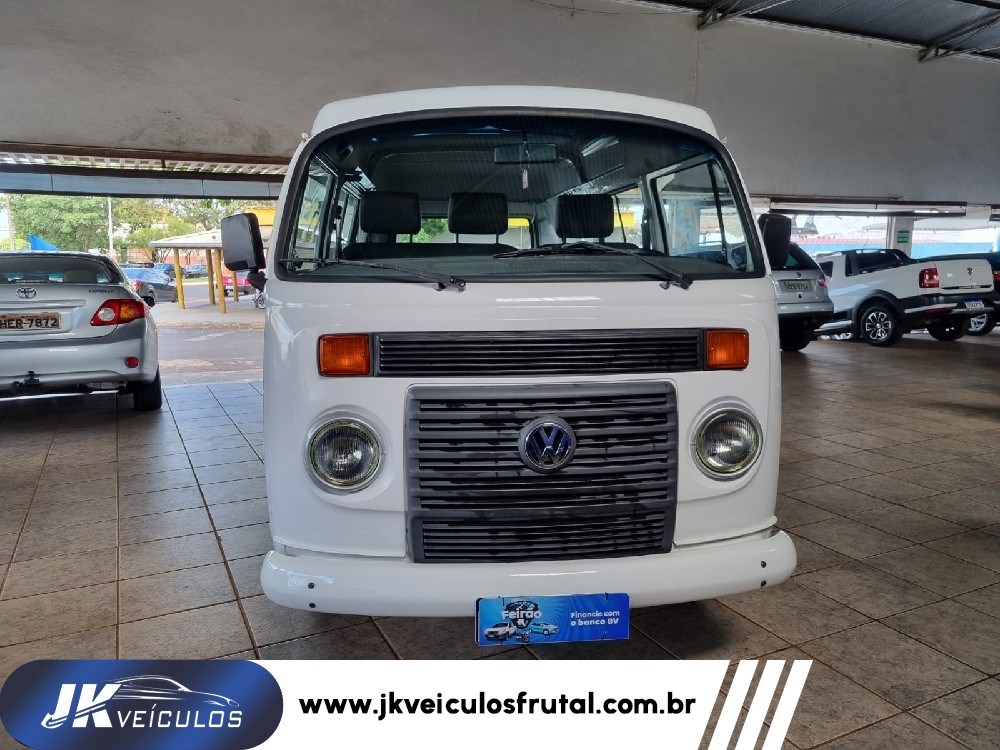 //www.autoline.com.br/carro/volkswagen/kombi-14-standard-lotacao-mi-78cv-4p-flex-manual/2014/frutal-mg/23505277