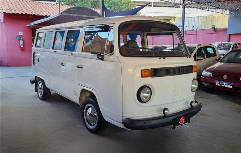 //www.autoline.com.br/carro/volkswagen/kombi-16-standard-54cv-4p-gasolina-manual/1995/osasco-sp/23996167