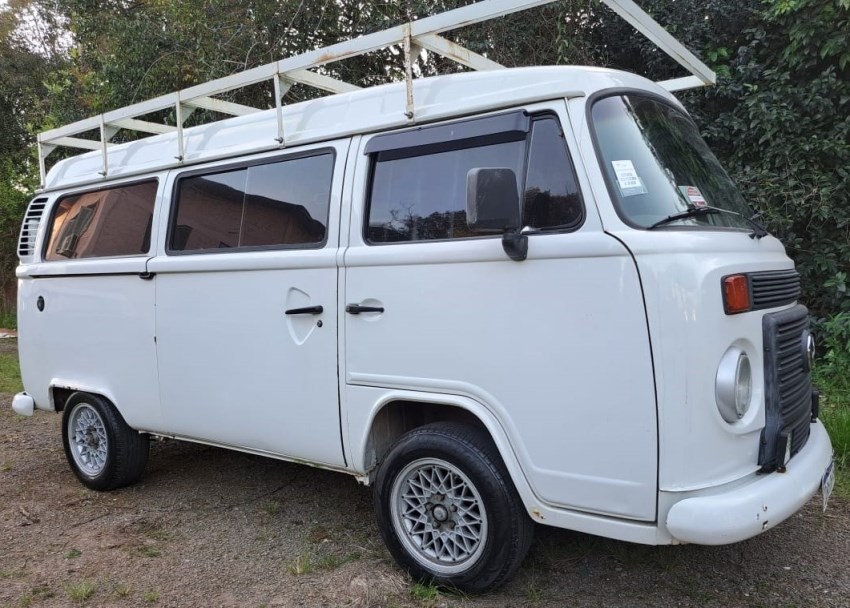 //www.autoline.com.br/carro/volkswagen/kombi-14-std-8v-flex-4p-manual/2006/passo-fundo-rs/24399029