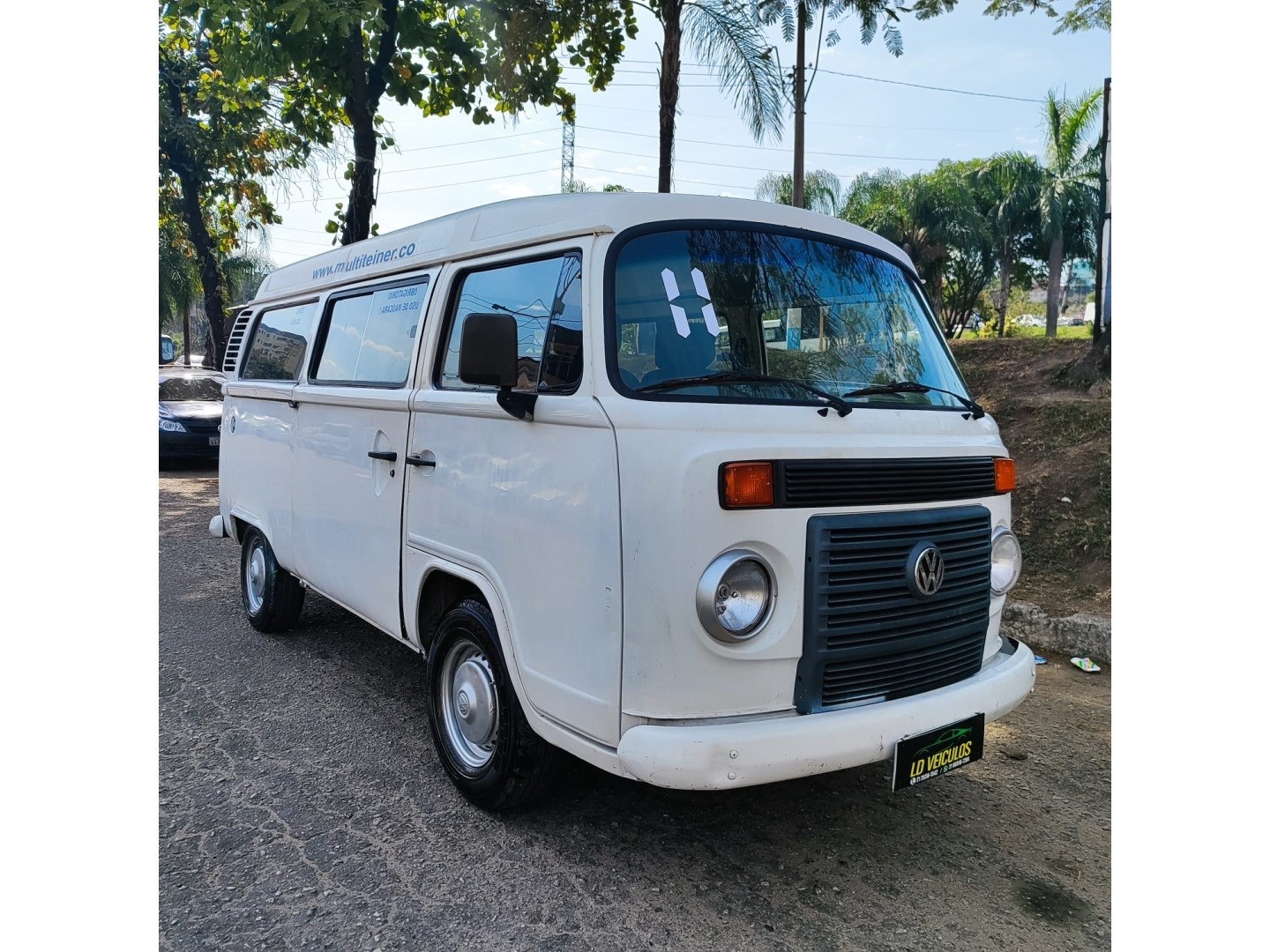 //www.autoline.com.br/carro/volkswagen/kombi-14-lotacao-8v-flex-4p-manual/2011/sao-joao-de-meriti-rj/24504418