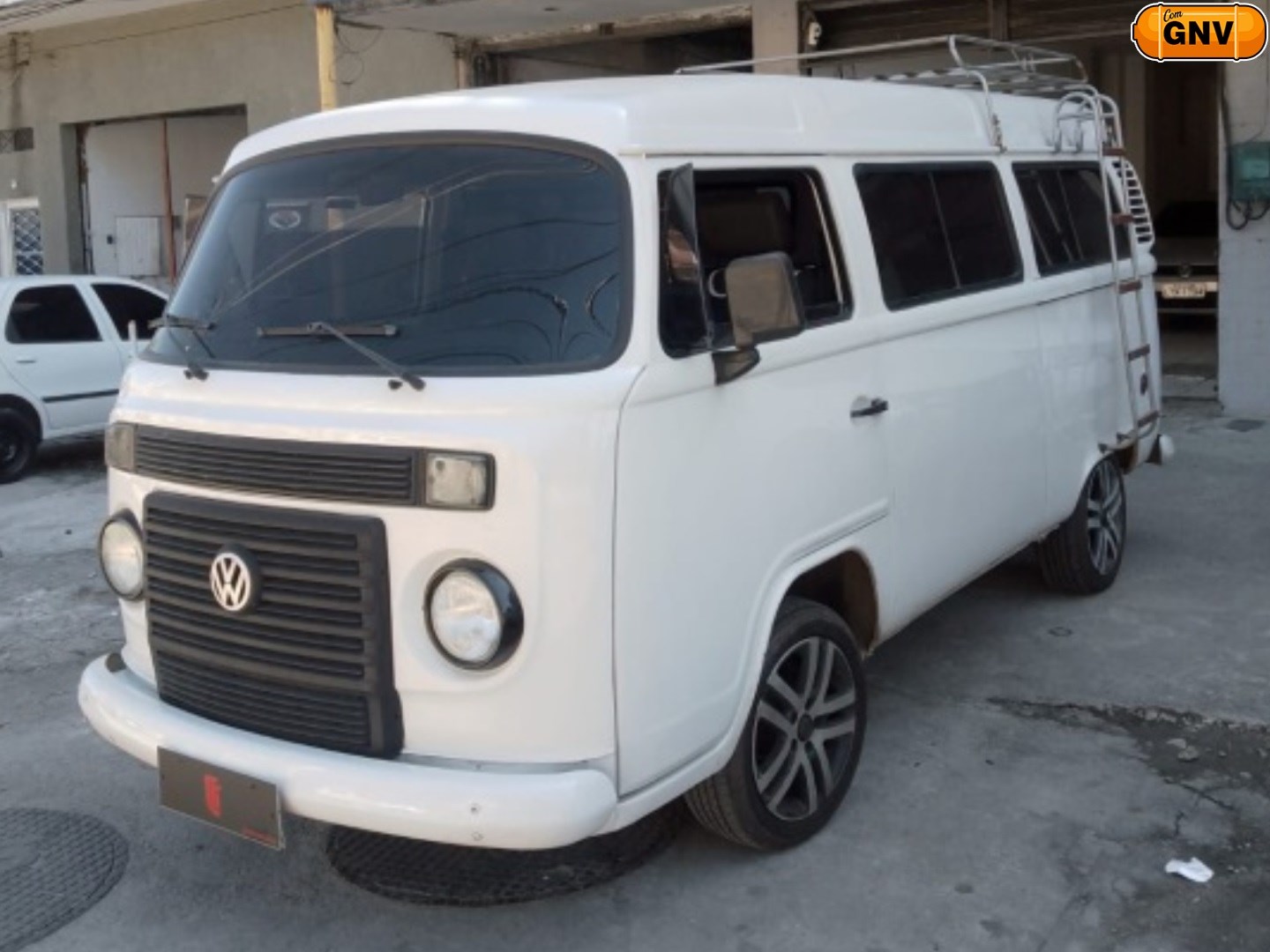 //www.autoline.com.br/carro/volkswagen/kombi-14-std-8v-flex-4p-manual/2014/rio-de-janeiro-rj/24634926
