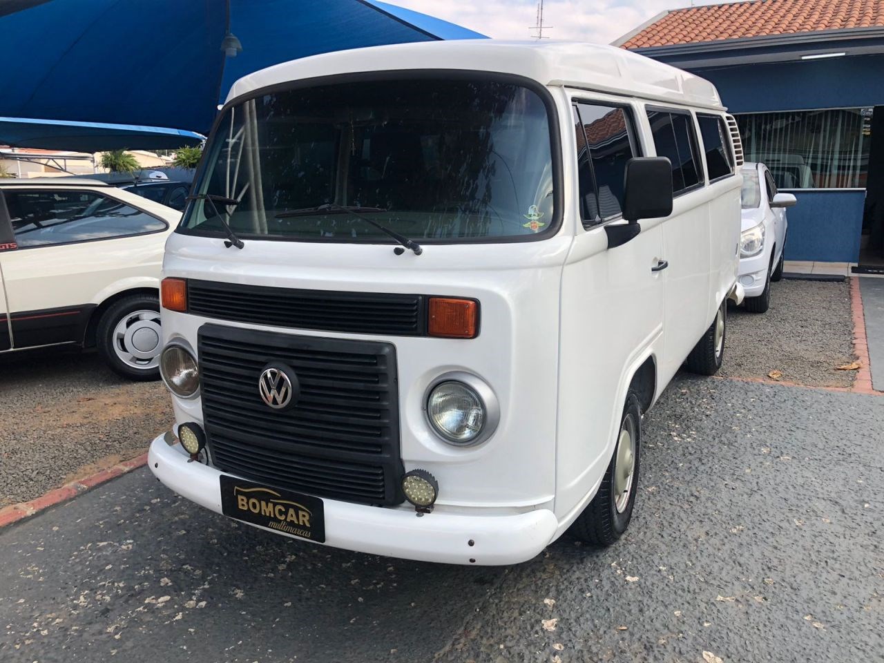 //www.autoline.com.br/carro/volkswagen/kombi-14-lotacao-8v-flex-4p-manual/2010/campinas-sp/24707371