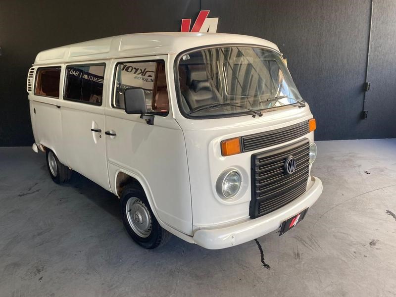 //www.autoline.com.br/carro/volkswagen/kombi-14-std-8v-flex-4p-manual/2006/campo-grande-ms/24900586