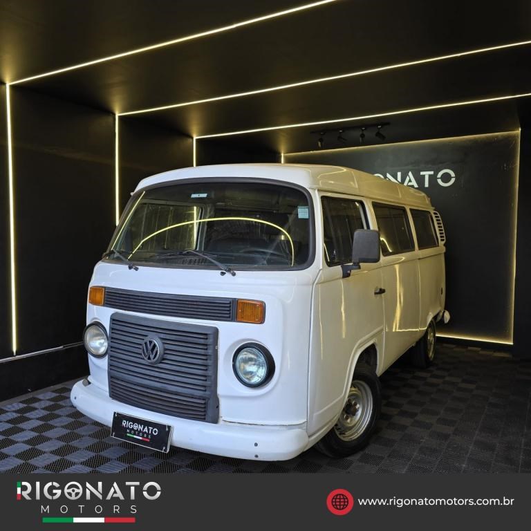 //www.autoline.com.br/carro/volkswagen/kombi-14-lotacao-8v-flex-4p-manual/2013/uberlandia-mg/24912140