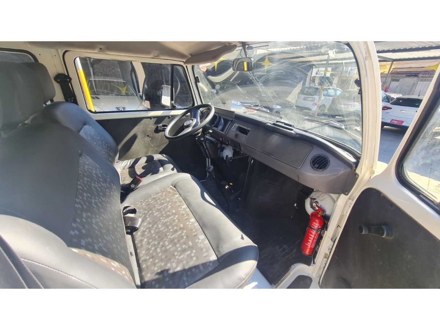 //www.autoline.com.br/carro/volkswagen/kombi-14-std-8v-flex-4p-manual/2014/volta-redonda-rj/24972344