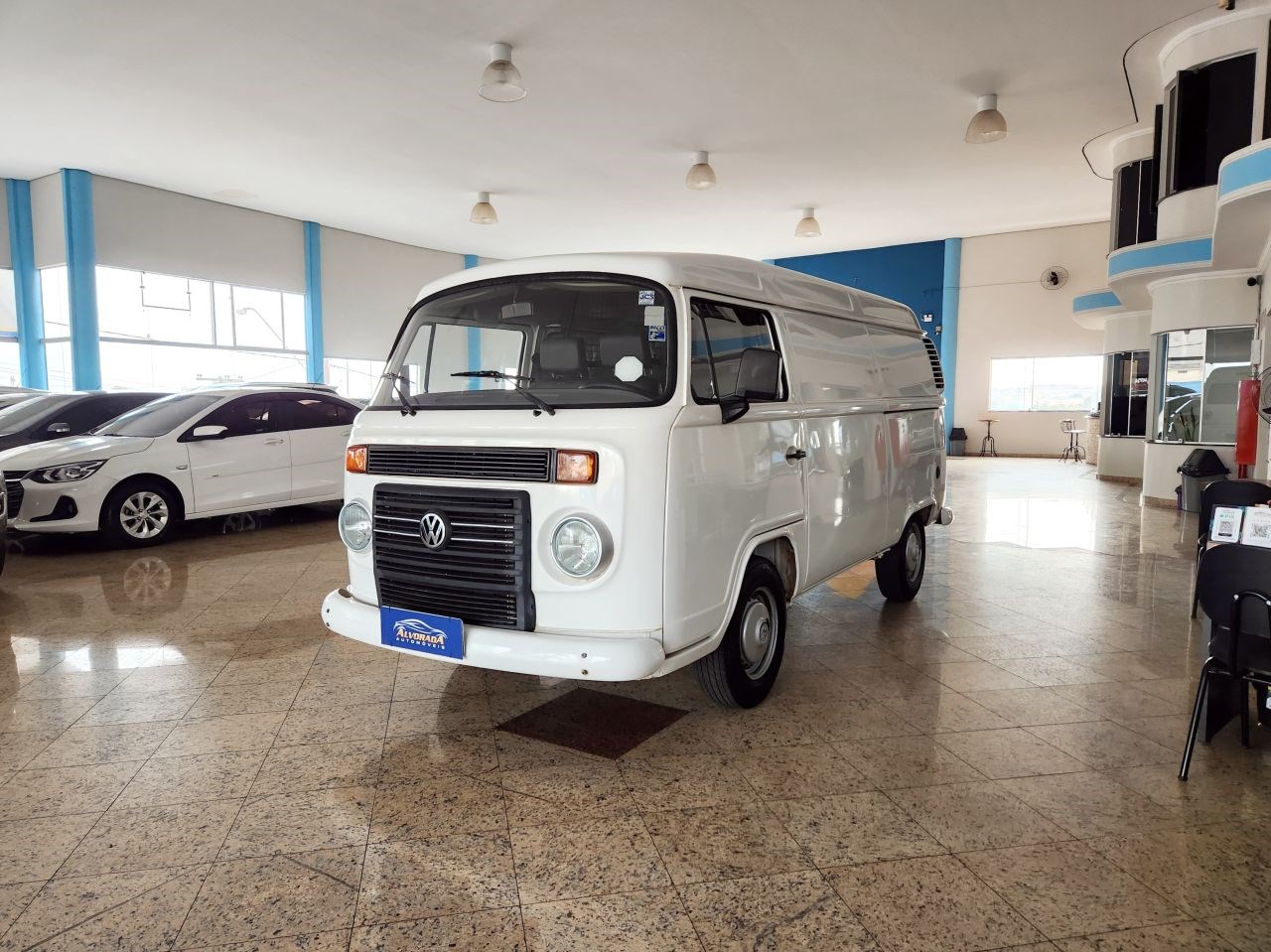 //www.autoline.com.br/carro/volkswagen/kombi-14-furgao-8v-flex-4p-manual/2014/nova-odessa-sp/25005287