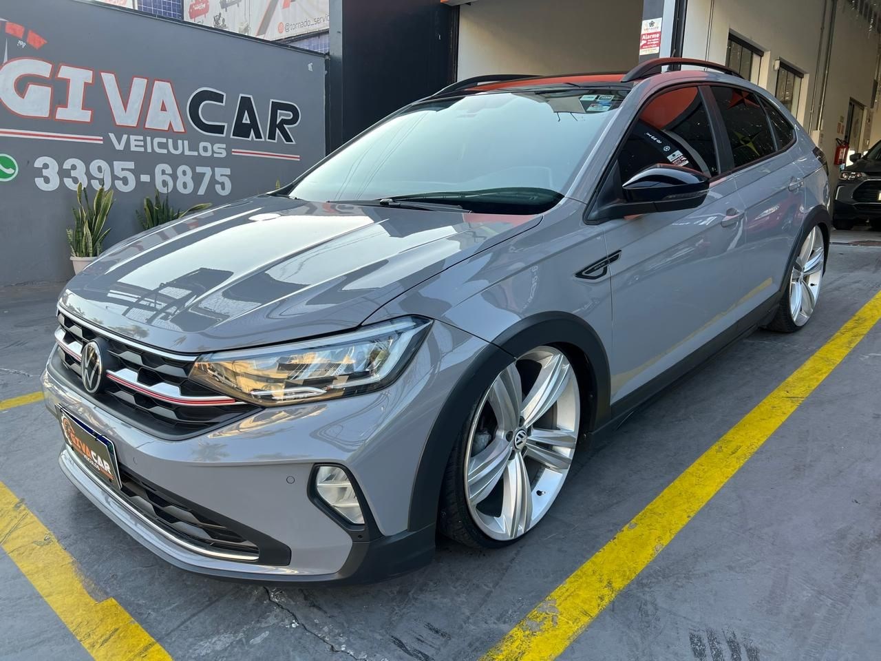 //www.autoline.com.br/carro/volkswagen/nivus-10-200-tsi-highline-12v-flex-4p-turbo-automat/2021/campinas-sp/24685016