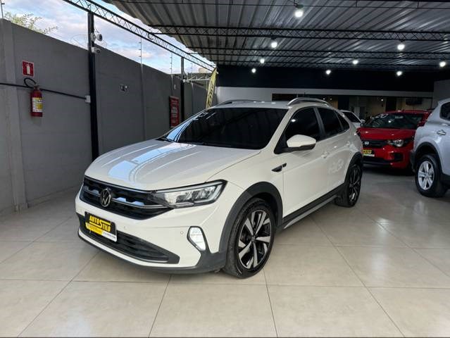 //www.autoline.com.br/carro/volkswagen/nivus-10-200-tsi-highline-12v-flex-4p-turbo-automat/2021/cataguases-mg/24901765