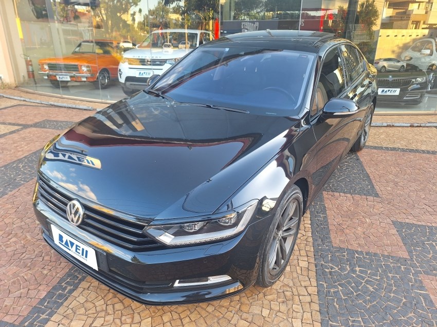 //www.autoline.com.br/carro/volkswagen/passat-20-tsi-highline-16v-gasolina-4p-turbo-dsg/2018/bauru-sp/23931355
