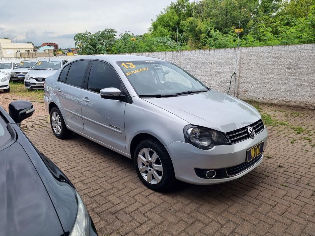 //www.autoline.com.br/carro/volkswagen/polo-16-sedan-8v-flex-4p-i-motion/2013/gravatai-rs/24313426