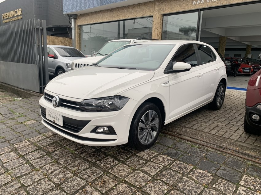 //www.autoline.com.br/carro/volkswagen/polo-10-hatch-200-tsi-comfortline-12v-flex-4p-turb/2022/curitiba-pr/24458110