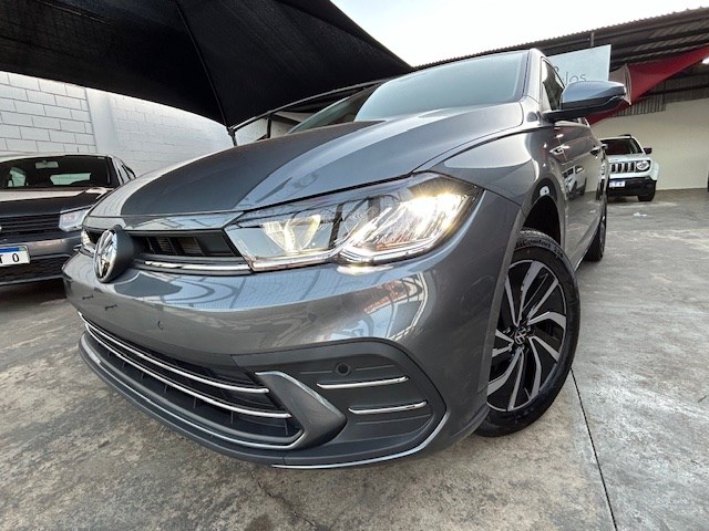 //www.autoline.com.br/carro/volkswagen/polo-10-hatch-170-tsi-highline-flex-4p-turbo-autom/2025/ribeirao-preto-sp/24502286