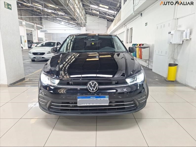 //www.autoline.com.br/carro/volkswagen/polo-10-hatch-170-tsi-highline-12v-flex-4p-turbo-a/2024/sao-paulo-sp/24619451