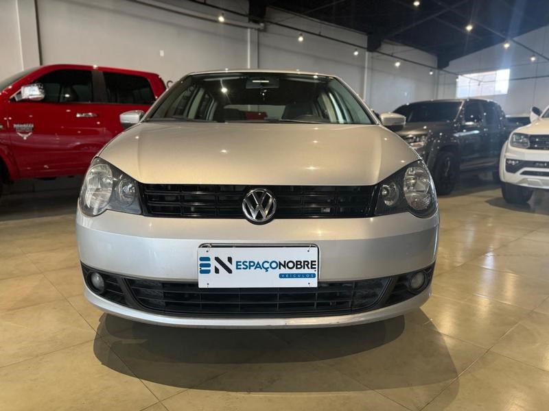 //www.autoline.com.br/carro/volkswagen/polo-16-hatch-8v-flex-4p-i-motion/2013/curitiba-pr/24917521