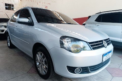 //www.autoline.com.br/carro/volkswagen/polo-20-sedan-comfortline-8v-flex-4p-manual/2013/volta-redonda-rj/24990033